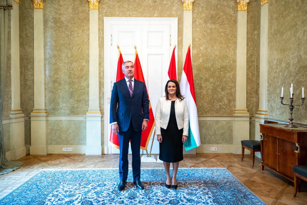 Novák Katalin a Sándor-palotában fogadta a montenegrói elnököt