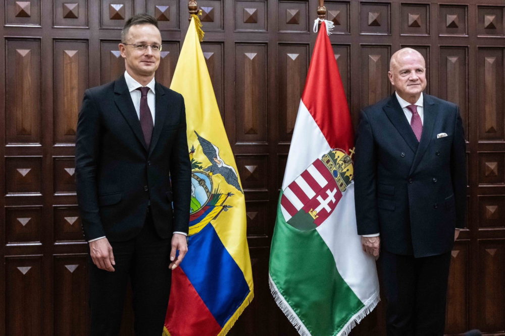 Szijjártó Péter: A világ súlyos biztonsági és energiaellátási válságokkal küzd