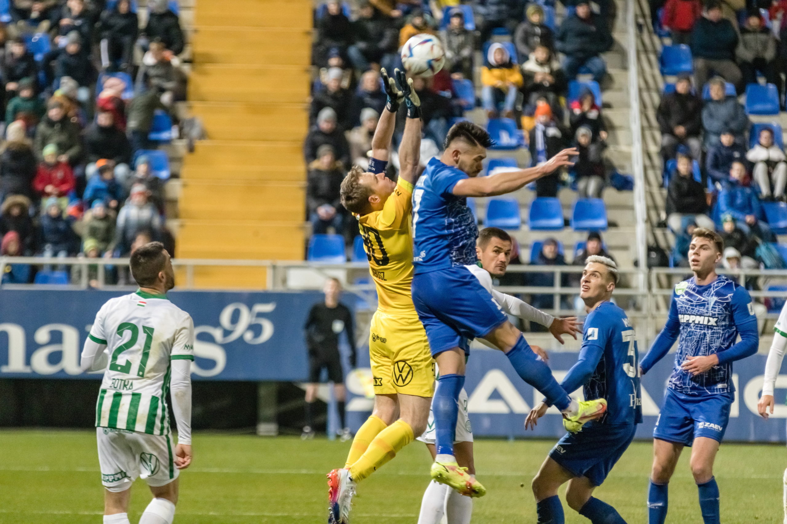 Már 11 pont a Fradi előnye, most Zalaegerszegen nyert