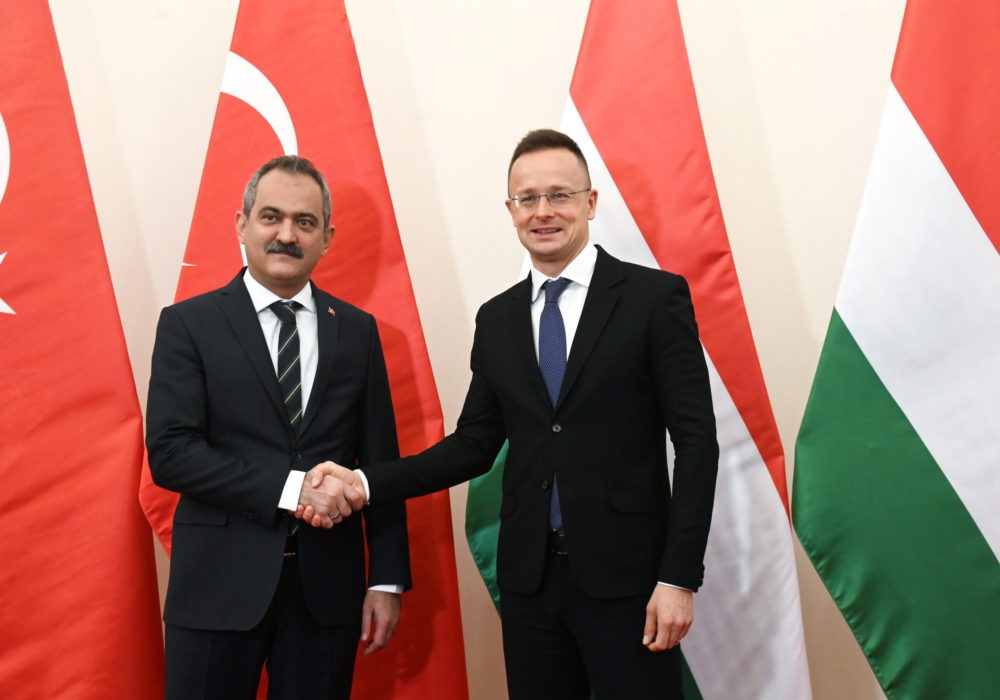 Szijjártó Péter a török oktatási minisztert fogadta