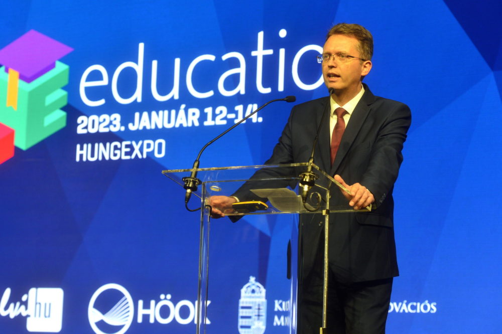 Hankó Balázs: Tízből nyolc hallgató állami ösztöndíjat kap