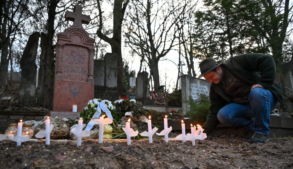 Széchenyi Zsigmondra emlékeztek a Farkasréti temetőben