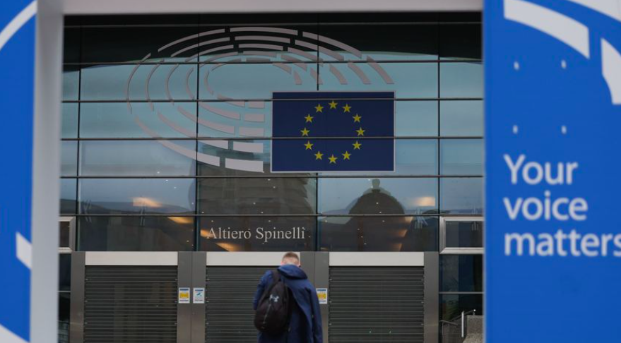 EP-törvényhozó: Mindennapi a kicsinyes korrupció