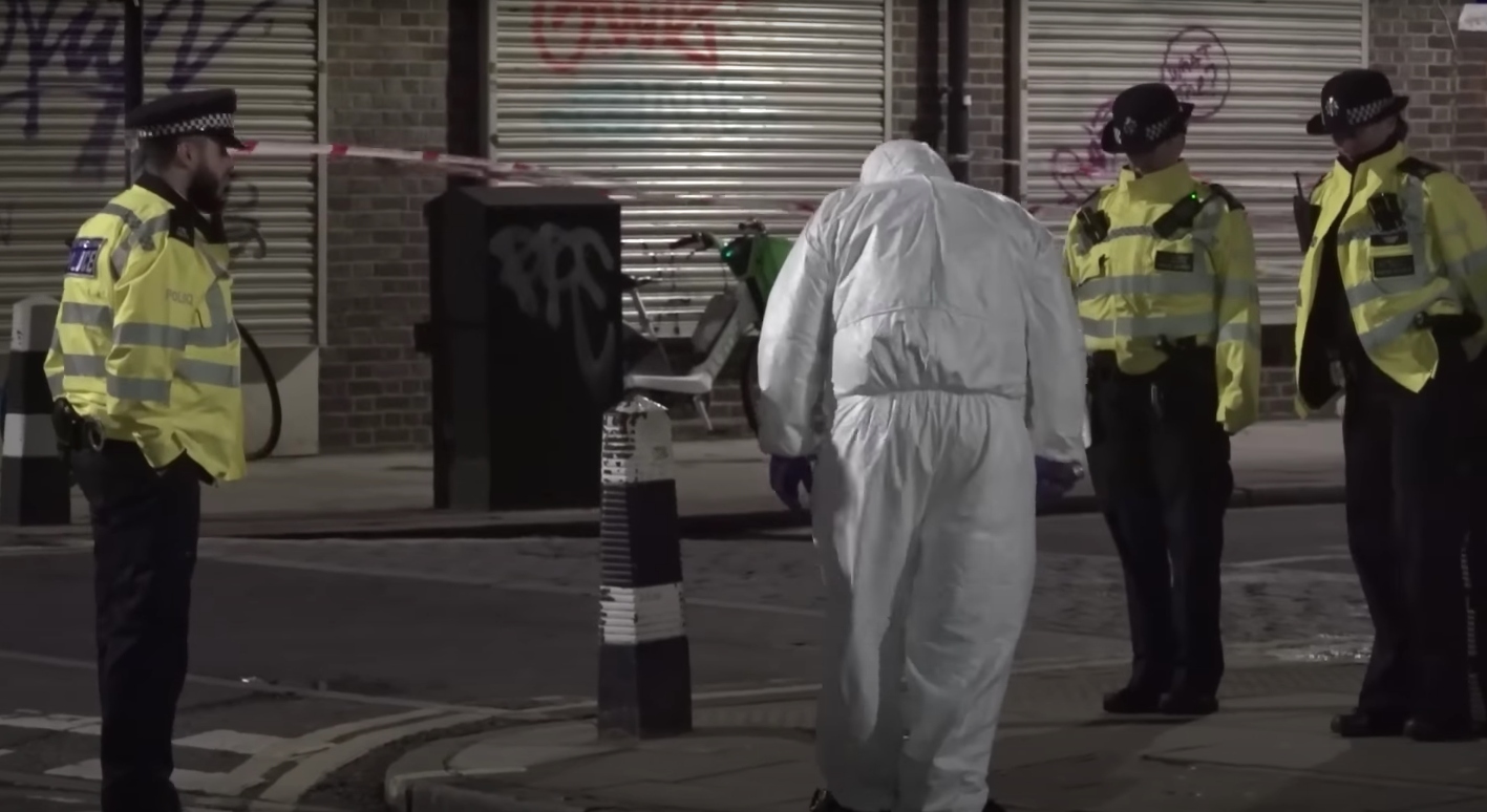 Hat sérültje van a londoni lövöldözésnek, köztük két gyerek