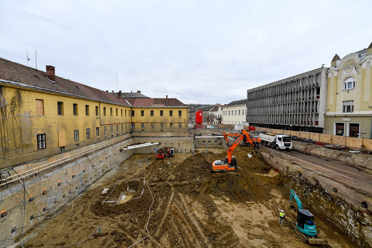 Mélygarázs épül Debrecen belvárosában