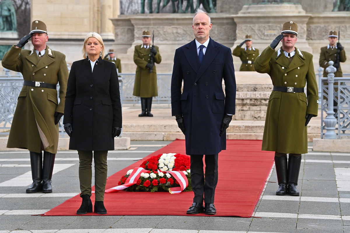 Szalay-Bobrovniczky Kristóf az osztrák védelmi minisztert fogadta