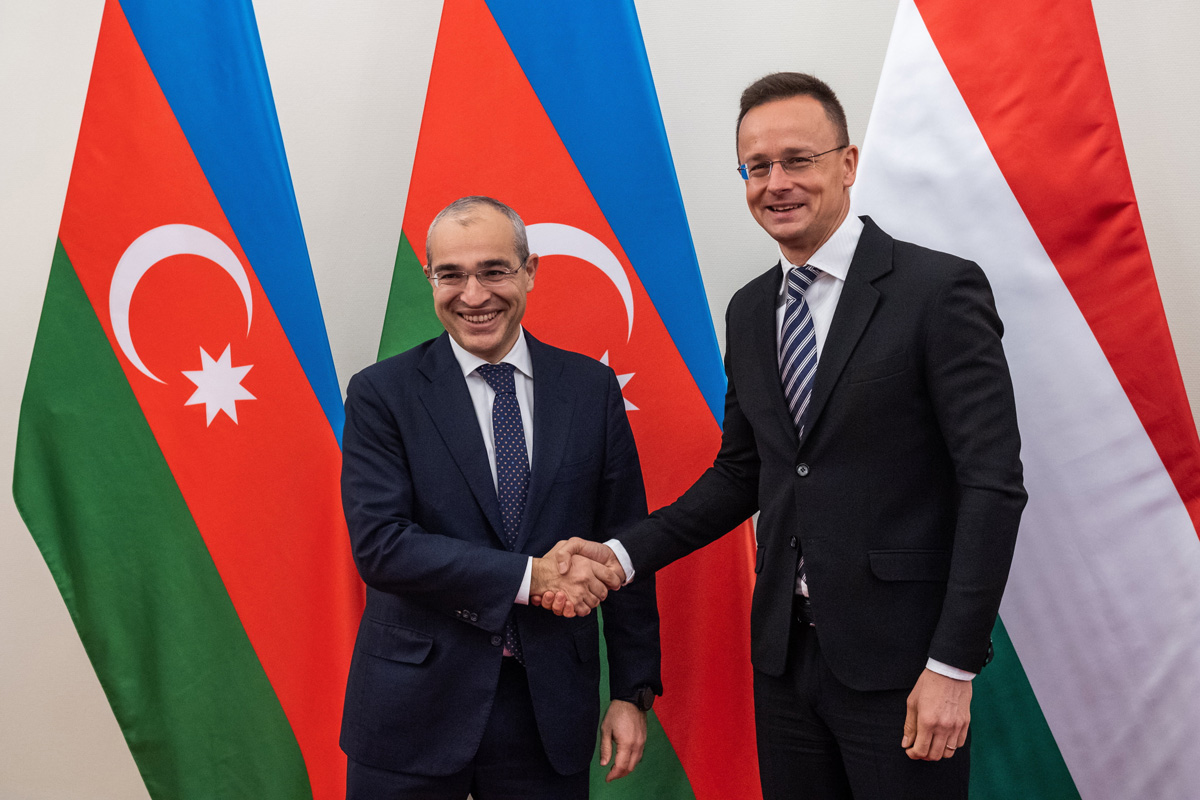 Szijjártó Péter az azeri gazdasági miniszterrel tárgyalt