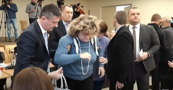 Tettlegességig fajult a kínai akkumulátorgyárról szóló közmeghallgatás