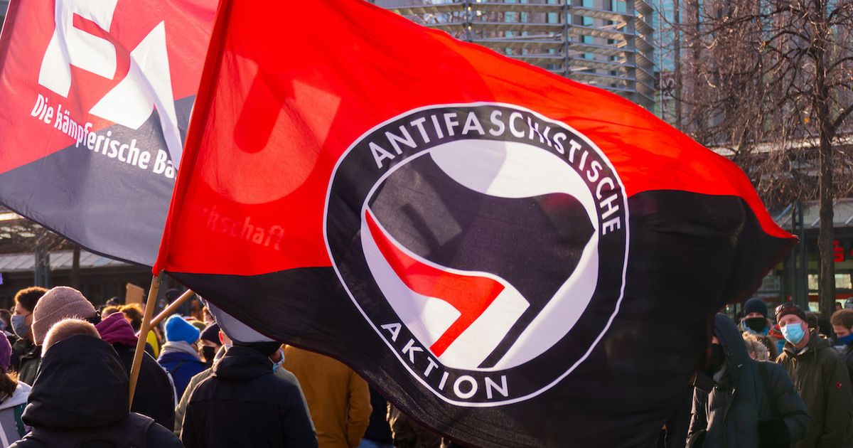Újra lecsapott az Antifa: „Követni fogjátok Kirköt a pokolba!”