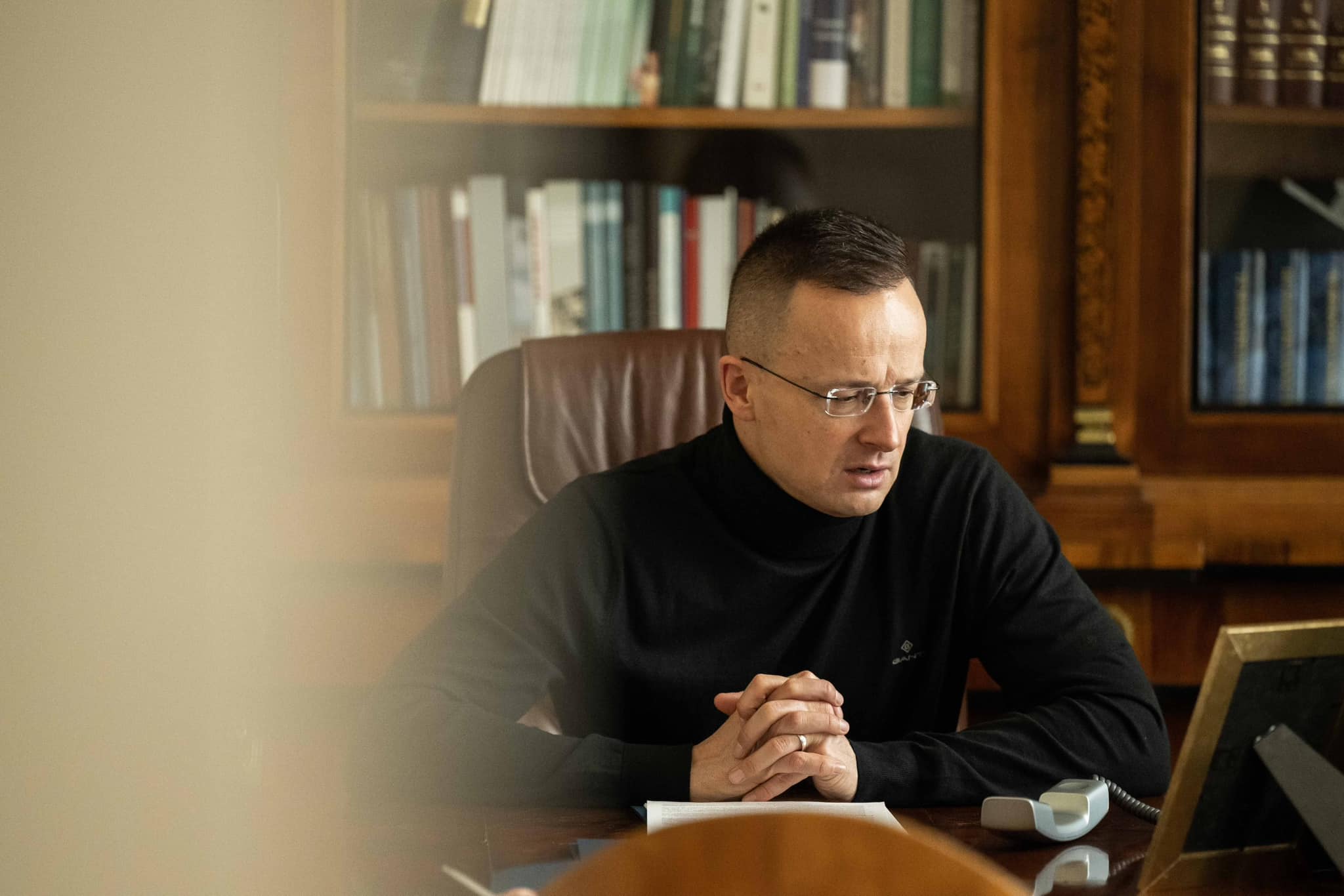 Szijjártó Péter: Magyarországra látogat Kirgizisztán elnöke