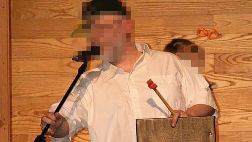 Gyomorforgató üzenetek kerültek elő a Békés vármegyei pedofil tanár ügyében