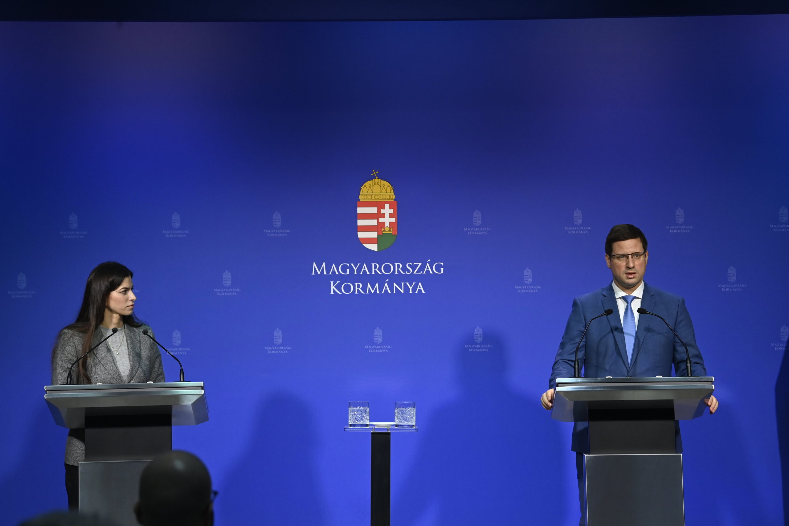 Kormányinfó: idén is lesz extraprofitadó, szigorodhat a gyermekvédelem