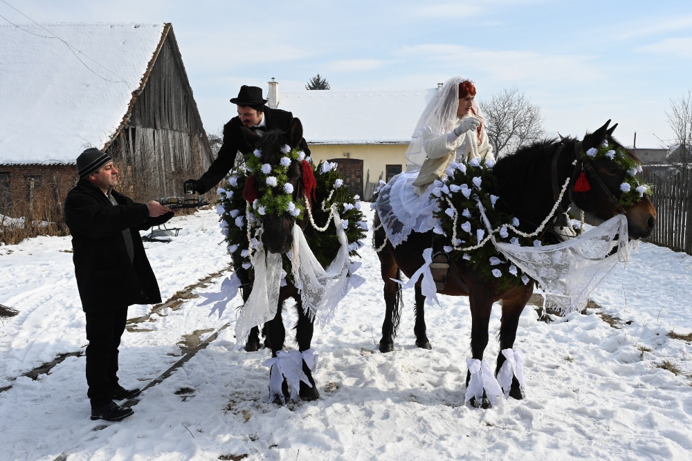 Farsangi felvonulás Erdélyben