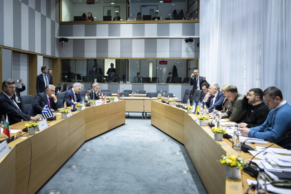 Orbán Viktor: Életet menteni csak békével és tűzszünettel lehet