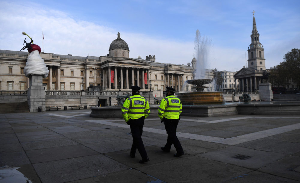 Az alapvető jogokat kiforgatva épül új antidemokratikus korszak Nyugaton