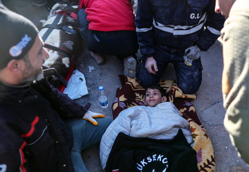 A romok alól kimentett 11 éves Ahmet Findik