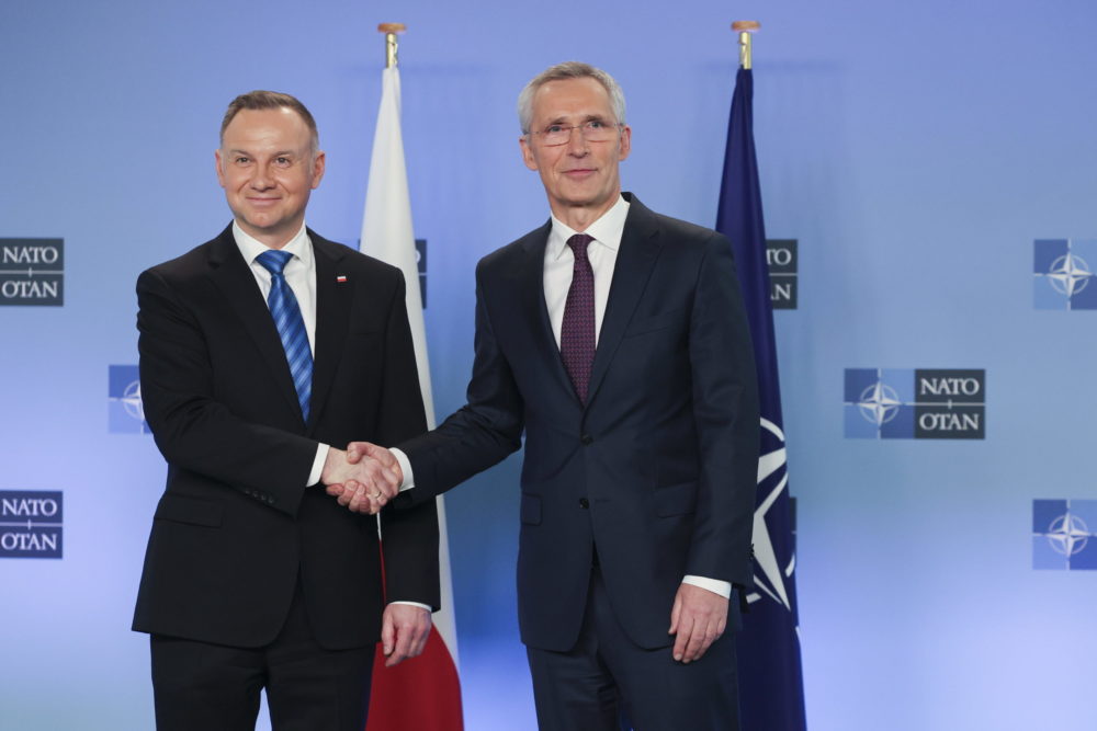 A júliusi NATO-csúcsnak a keleti szárny biztonságára kell összpontosítania