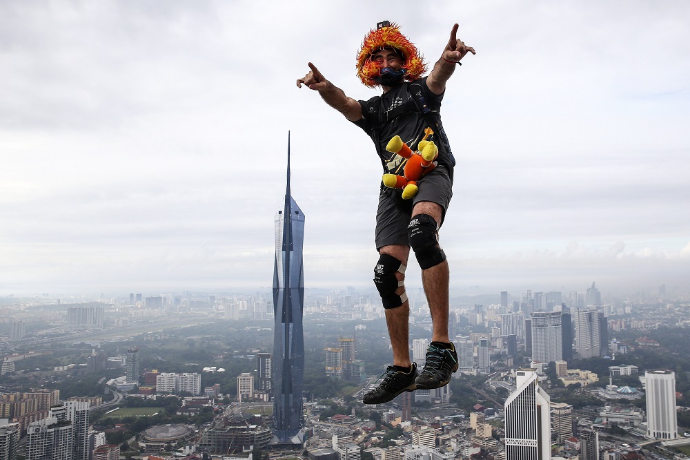 Bázisugrás Malajziában