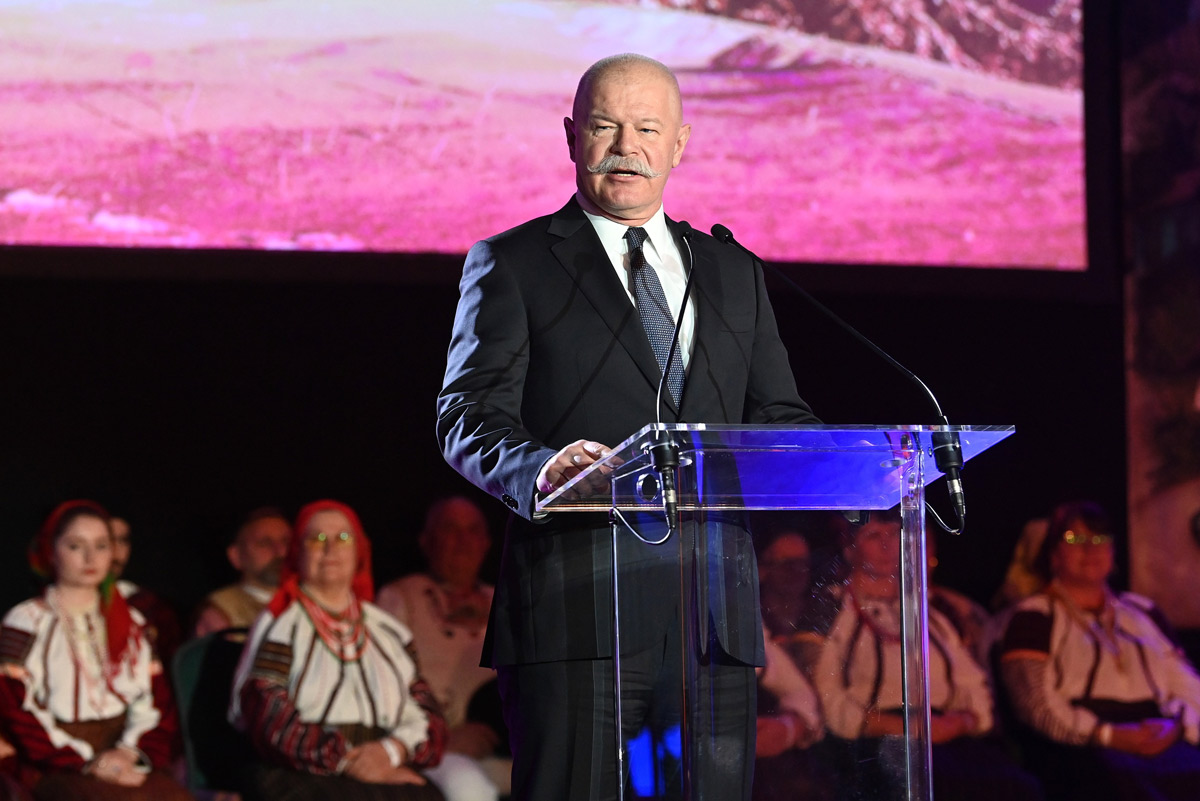 Csák János: Identitás, önrendelkezés, cselekvőképesség!