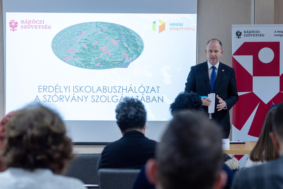 Erdély 31 szórványtelepülésén indul magyar iskolabusz-program