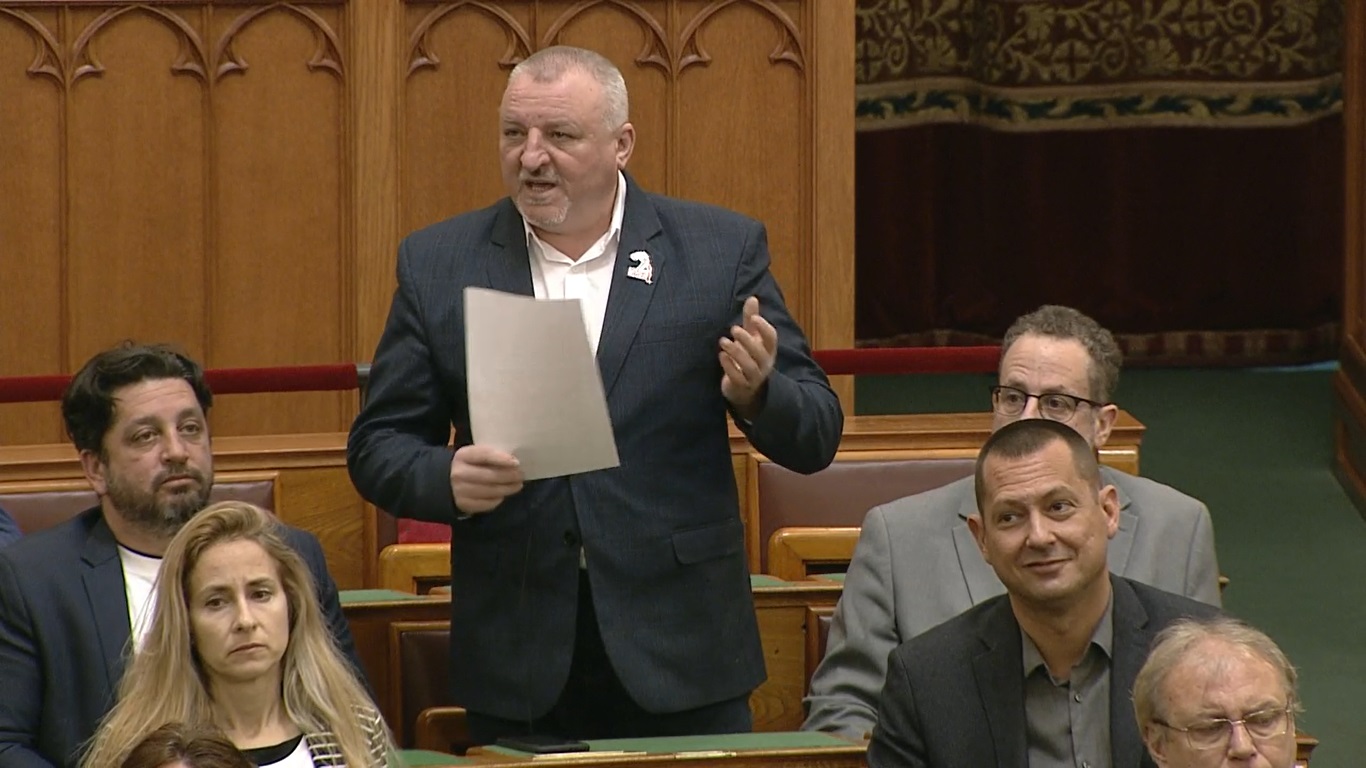 Komjáthi: Kérem, ha iparról és gyári munkáról van szó, rám hallgassanak!