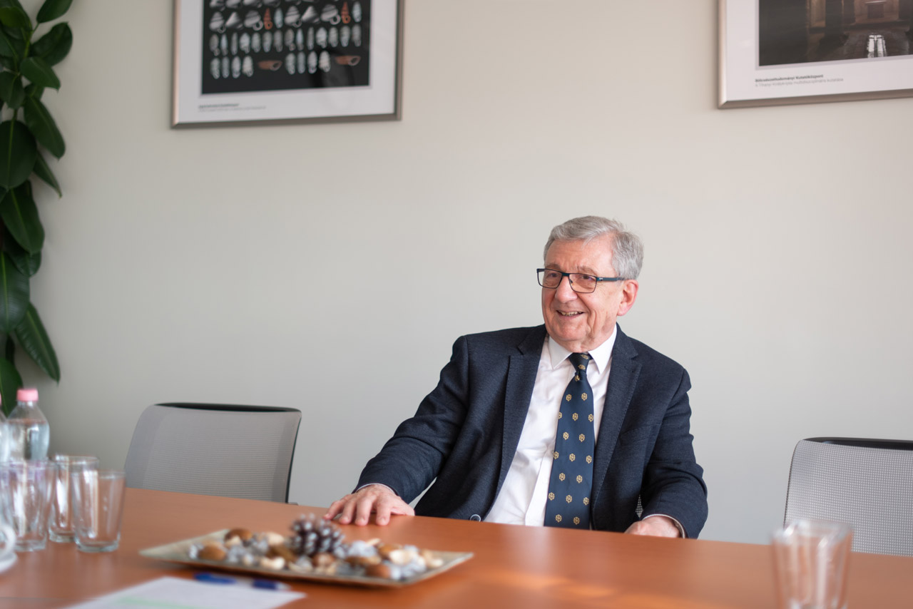 Jó kezekben van a tudomány