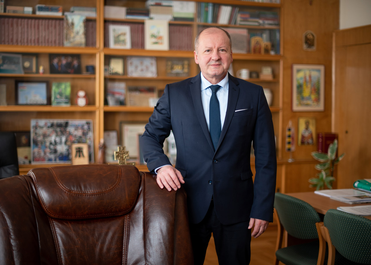 Óvatosságra inteném a háborús héjákat