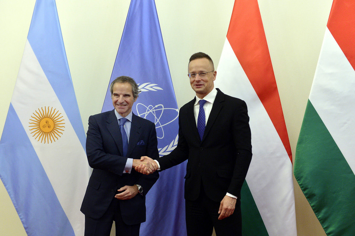 Szijjártó Péter: Fel kell lépni az atomenergiát érintő szankciók ellen