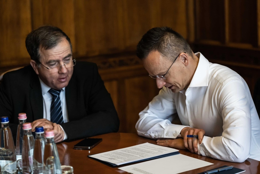 Burgenland tartományfőnökével egyeztetett Szijjártó Péter