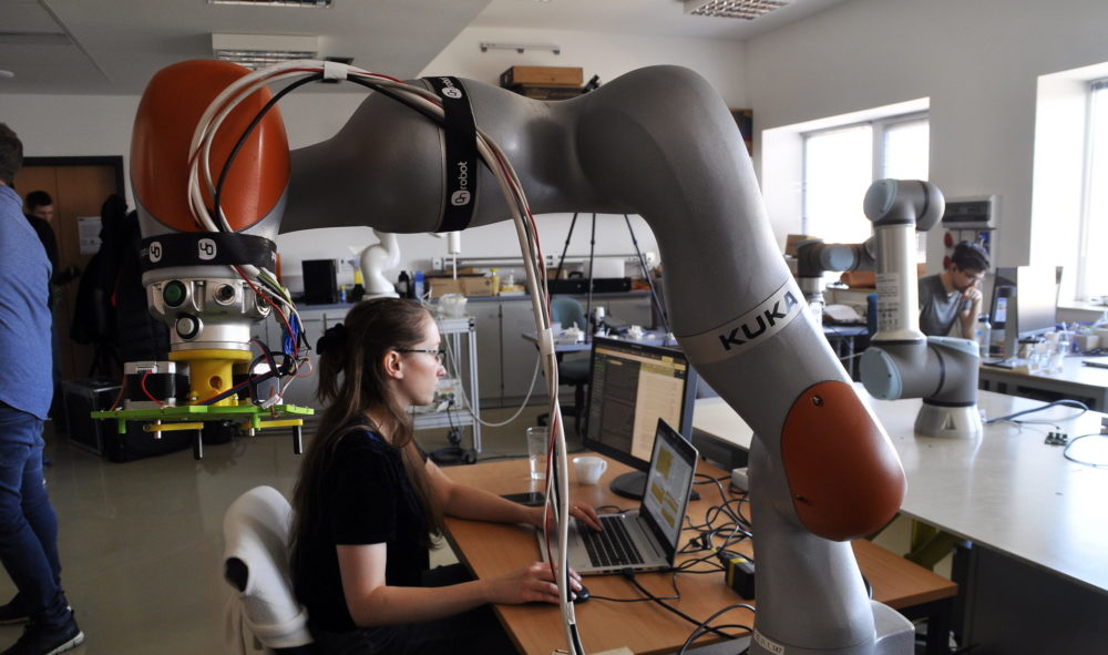 A kormány azonnali támogatást nyújt a fiatal kutatók pályázataira