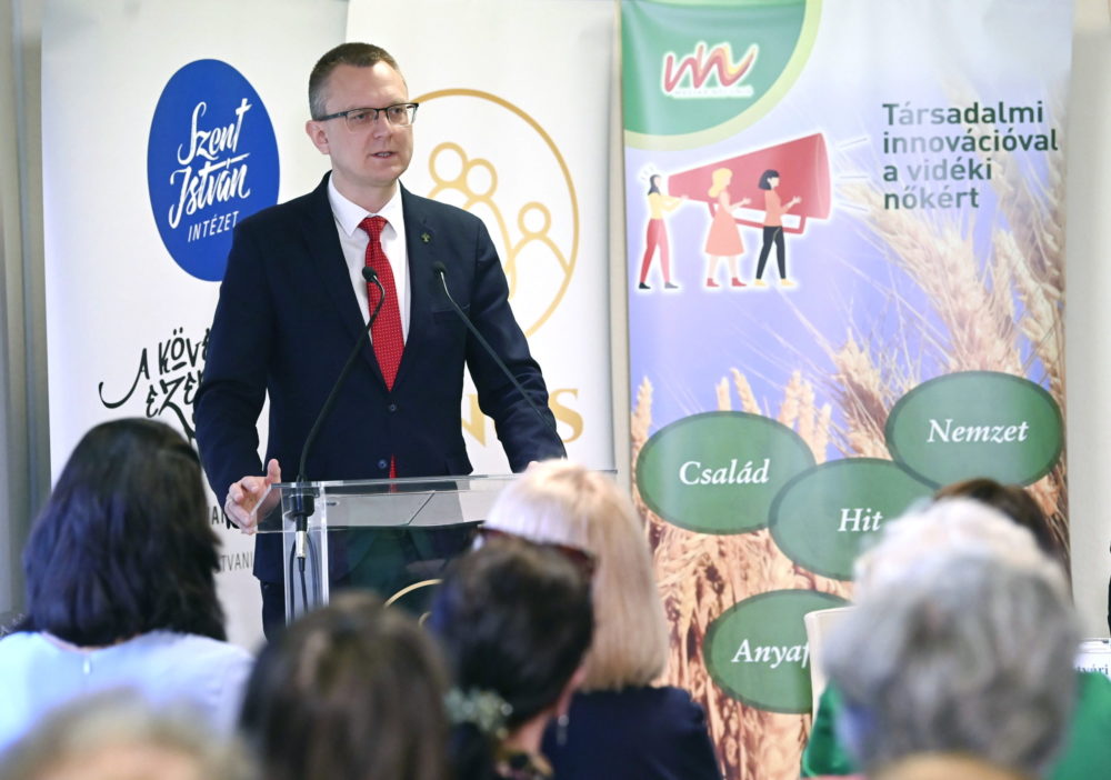 Rétvári Bence: A család értékét bármi áron őrizni kell