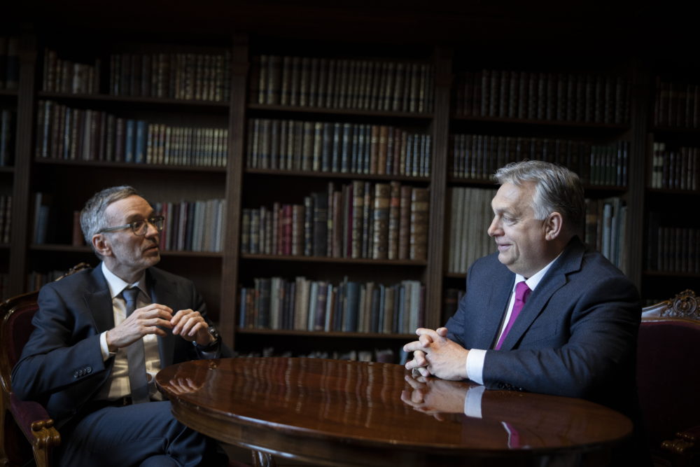 Az osztrák FPÖ vezetője „irigykedve tekint” Magyarországra