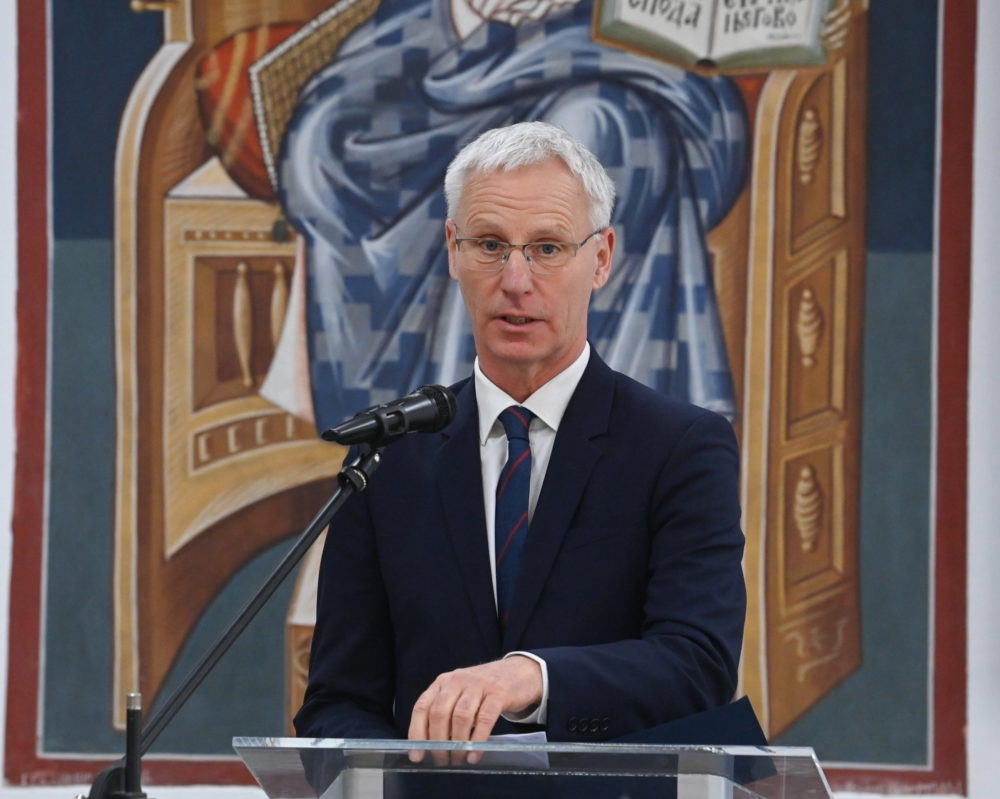 Nemzetiségi tanulmányi ösztöndíjakat adtak át a szerb oktatási központban