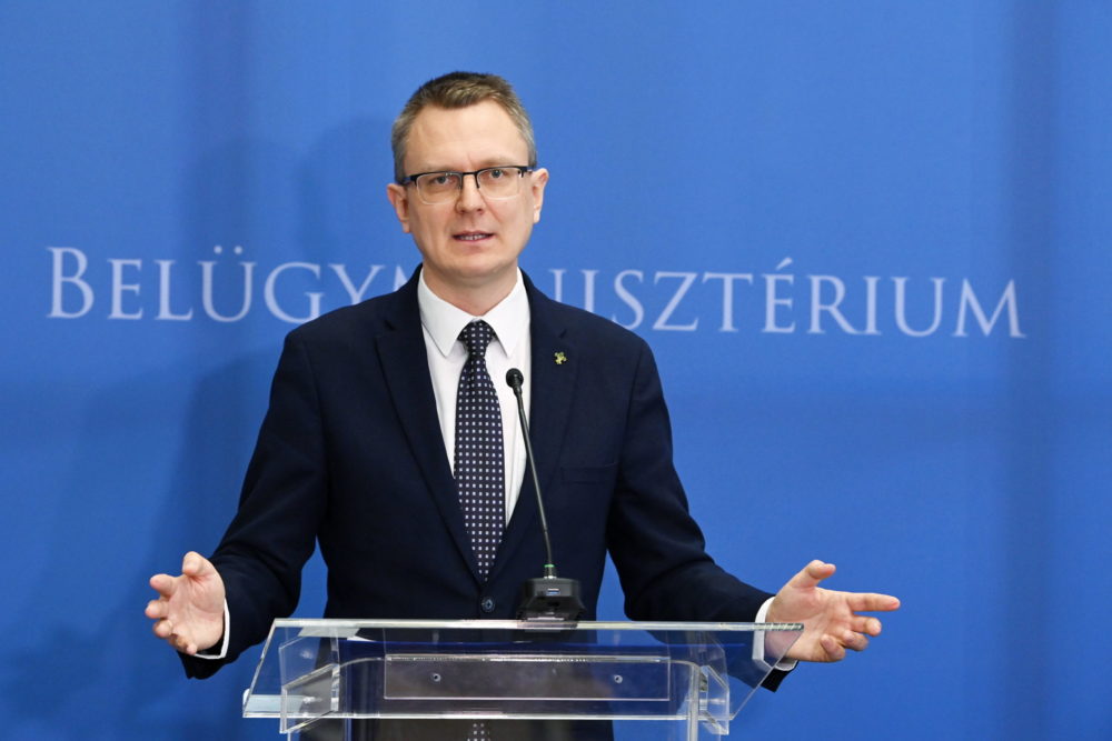 Rétvári Bence: Valódi és érdemi határvédelemre van szükség