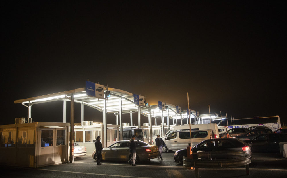 Hetvenhét határsértőt fogtak el a román határőrök Nagylaknál