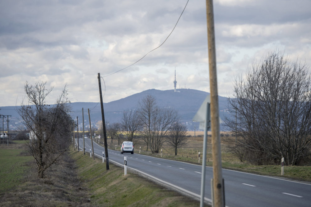A viharos szél miatti porviharokra figyelmeztet az Útinform