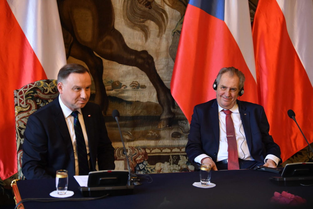 Según Milos Zeman, Austria puede mediar entre Moscú y Kiev