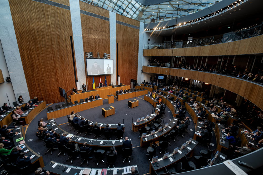 Zelenszkij megköszönte Ausztria Ukrajnának nyújtott segítségét