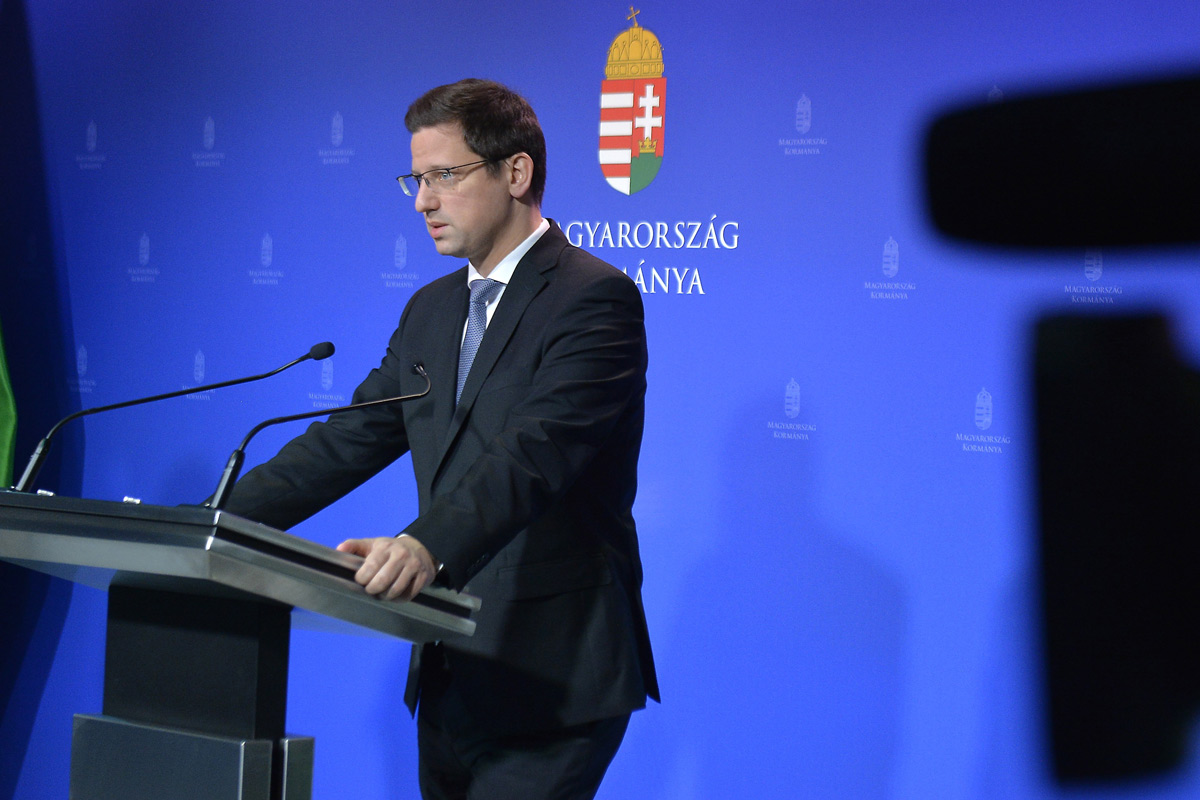 Kormányinfó: Továbbra sem veszünk részt a fegyverszállításokban