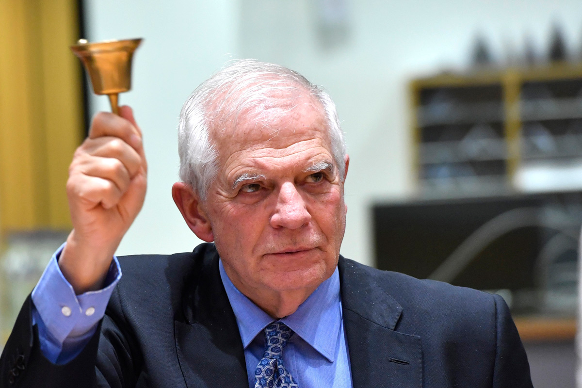 Borrell: Kínának erkölcsi kötelessége hozzájárulnia az igazságos békéhez