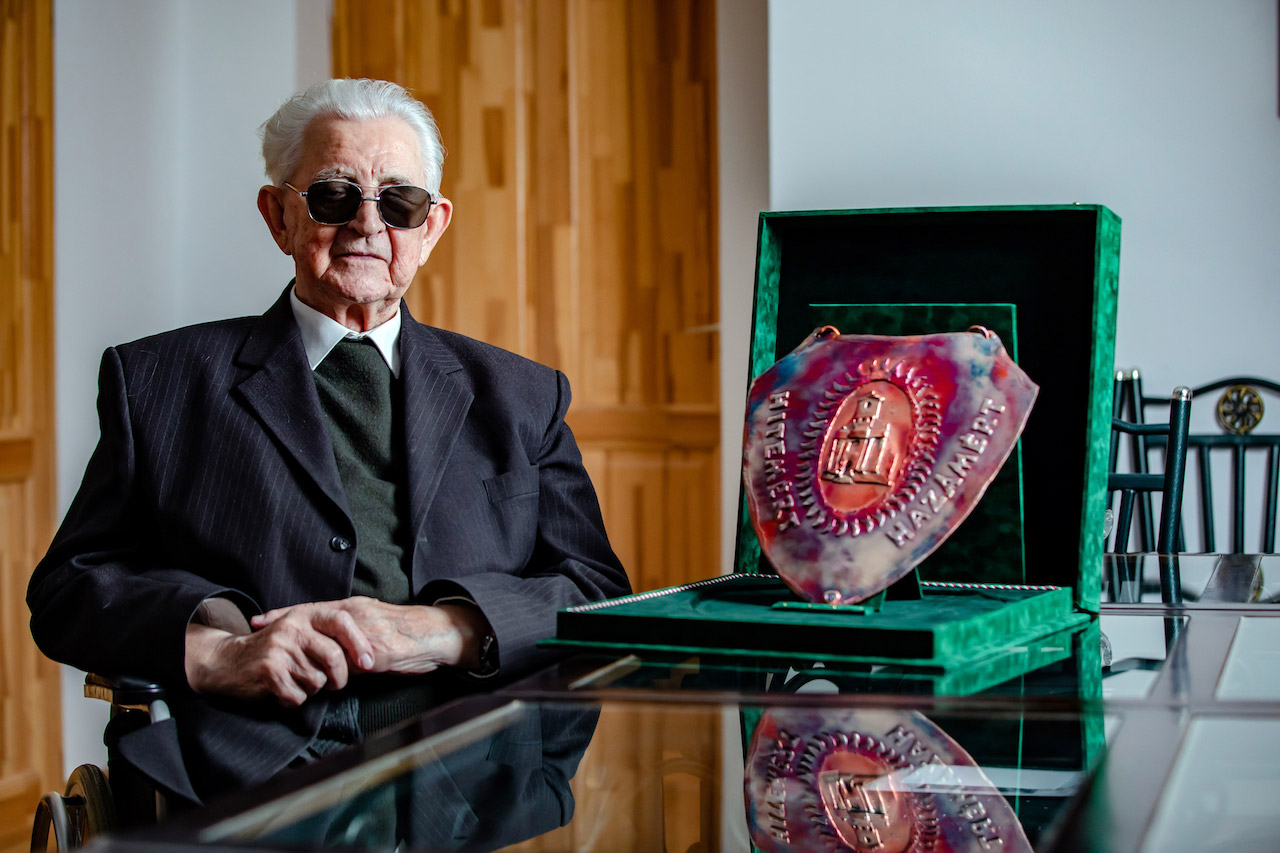 A villanyszerelő plébános