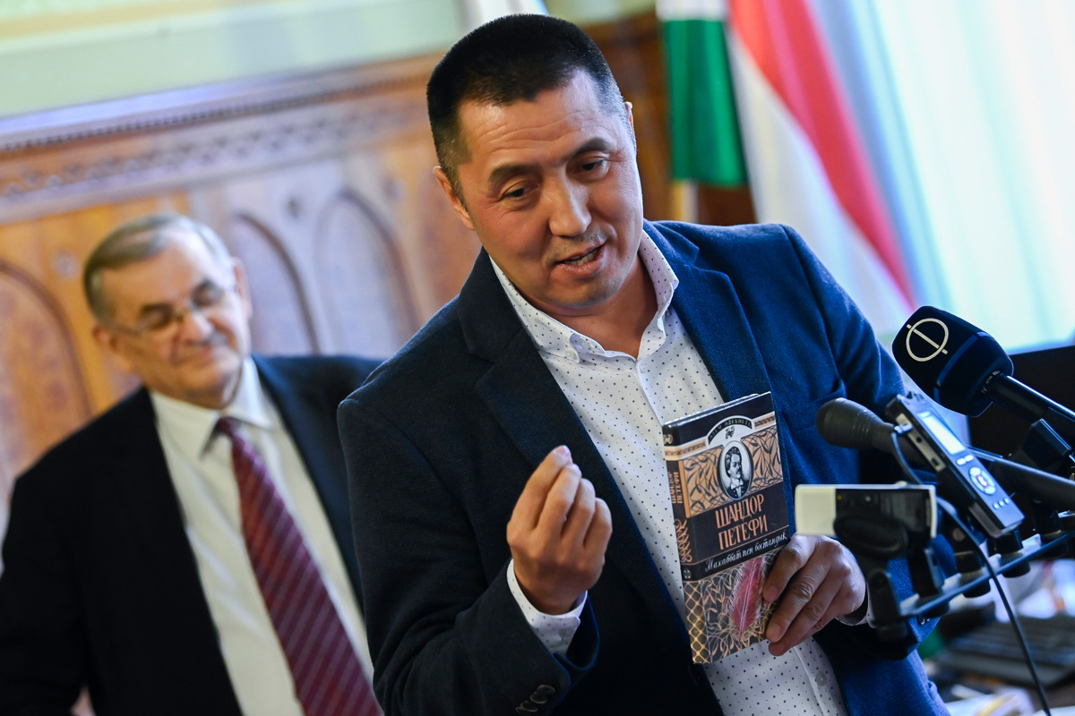 Az Országházban köszöntötték a nemzetközi műfordítói pályázat nyerteseit