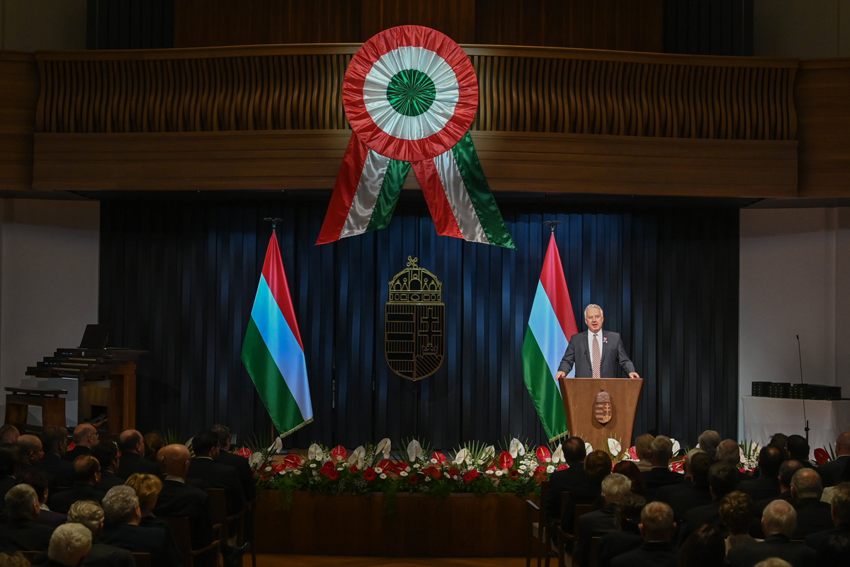 Semjén Zsolt állami kitüntetéseket adott át március 15. alkalmából