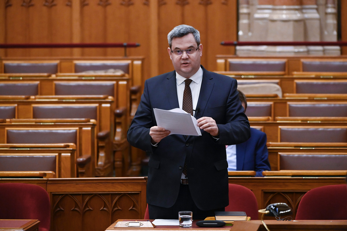 Nem szűnik meg az orvoskamara