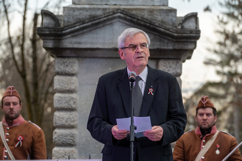 Tőkés László: indokolatlan a Demokrácia-központok felszámolása