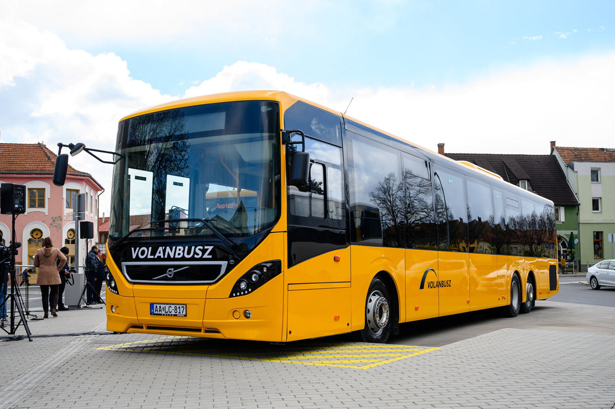 Huszonegy új autóbusz áll forgalomba Veszprém vármegyében