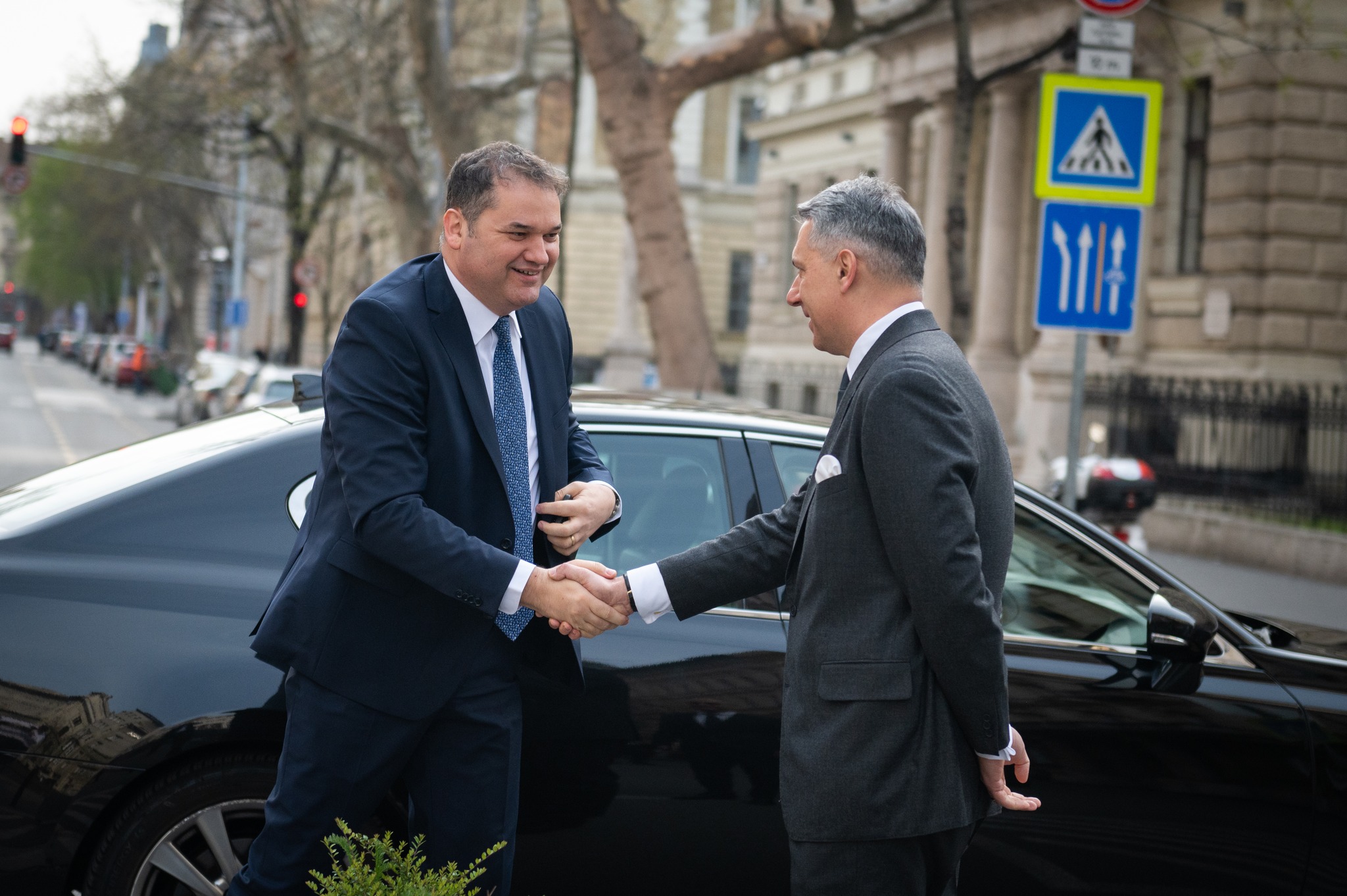 A gazdasági kapcsolatok erősödése a magyar kormány érdeke