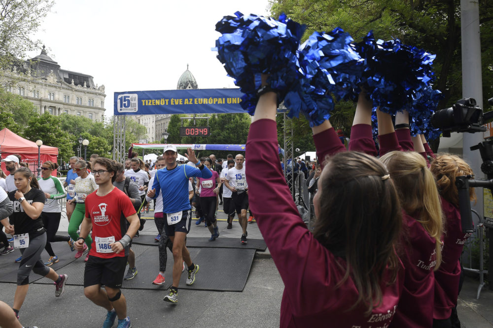 Európa-napi fesztivál és futóverseny a Szabadság téren