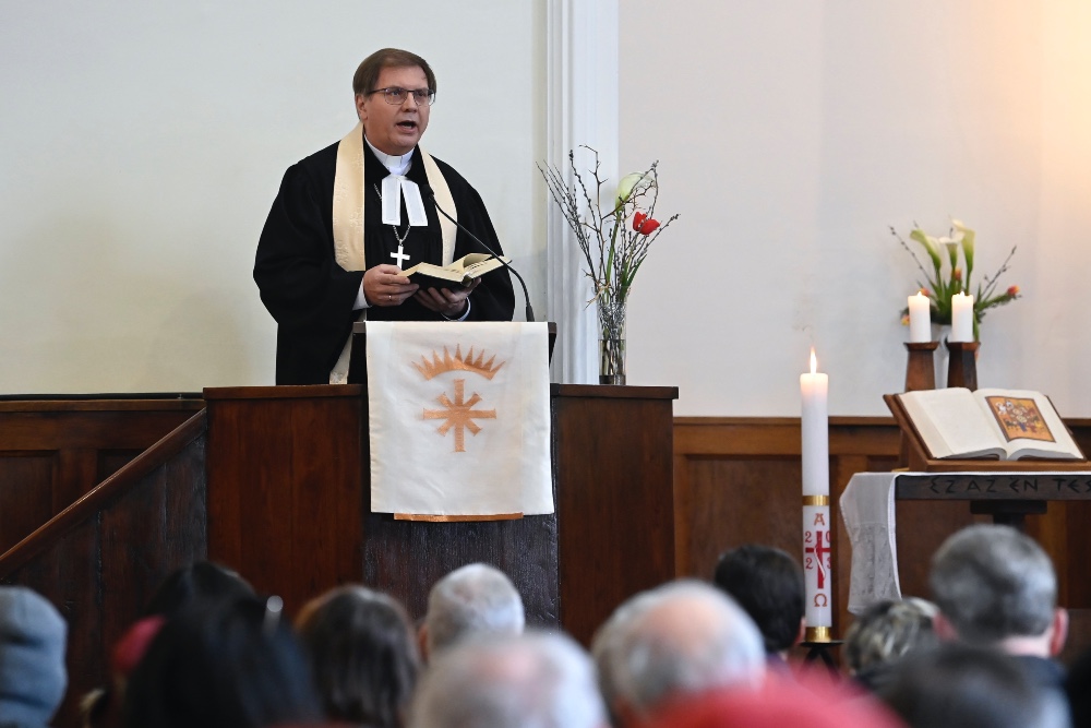 Fabiny Tamás: Jézus az idő fölött áll