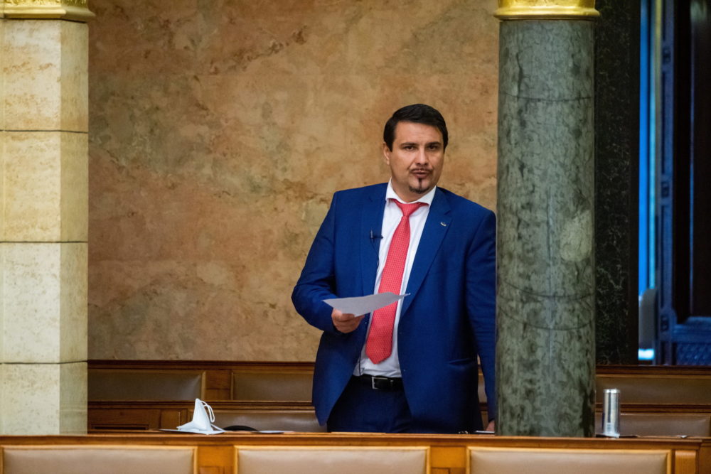 Kilép az MSZP-ből és új pártot alapít Mesterházy Attila